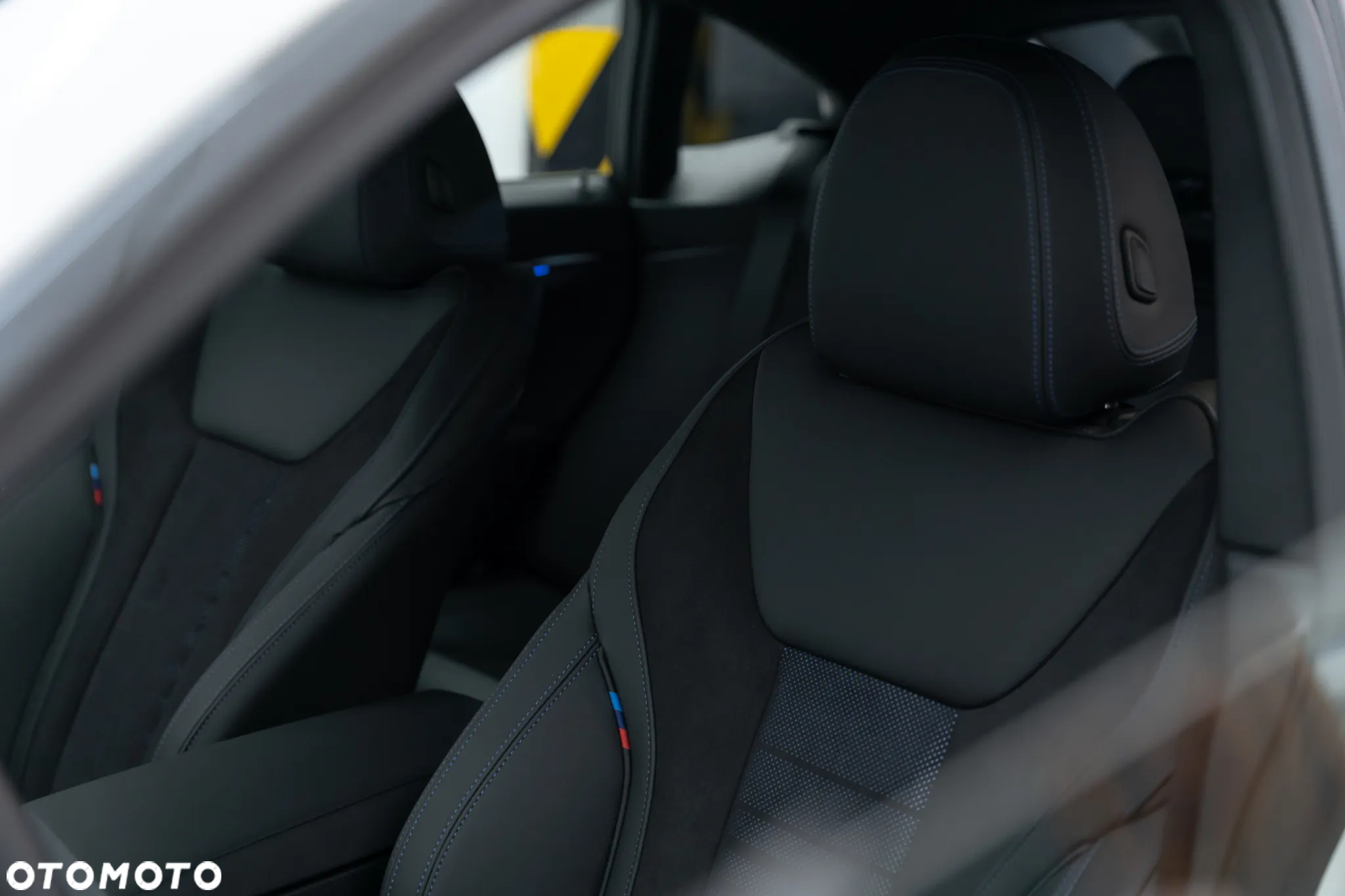 BMW i4 - 22