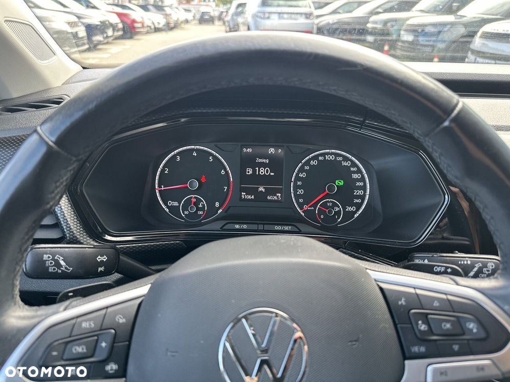 Volkswagen T-Cross - 17
