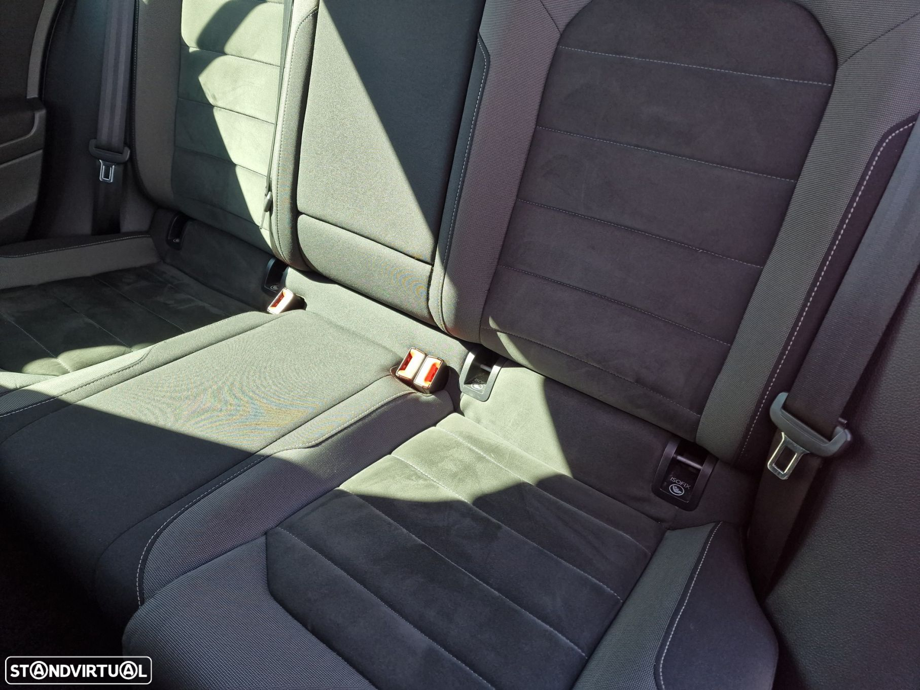 VW Golf 2.0 TDI Highline DSG - 16
