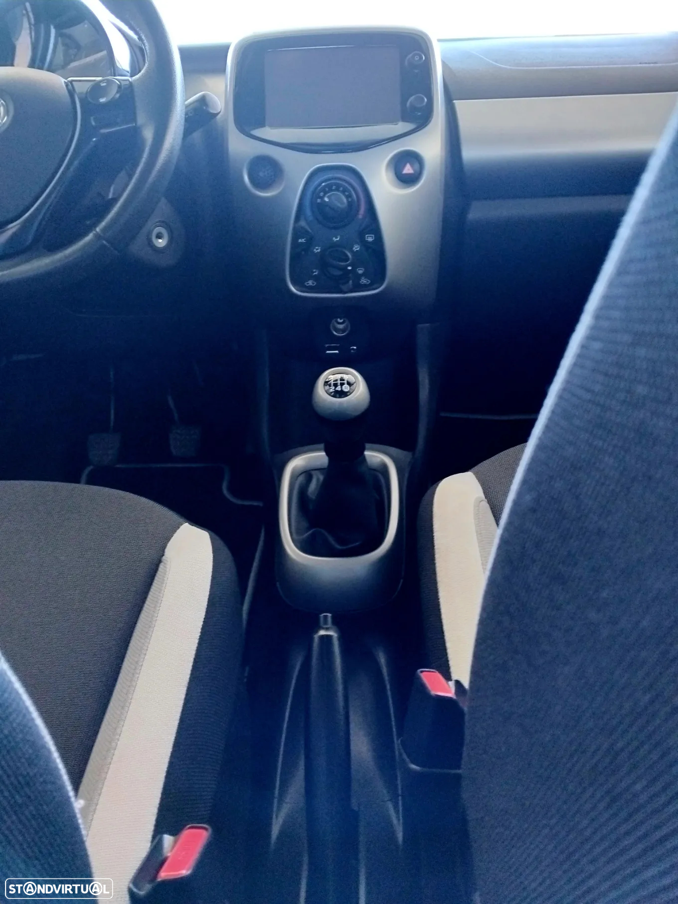Toyota Aygo 1.0 X-Play - 13