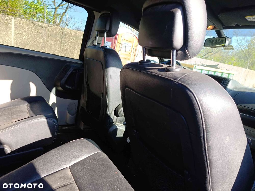 Dodge Grand Caravan - 22