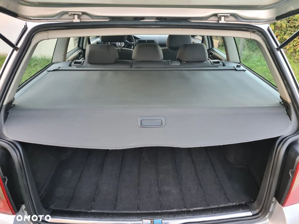 Volkswagen Passat 1.9 TDI Highline - 27