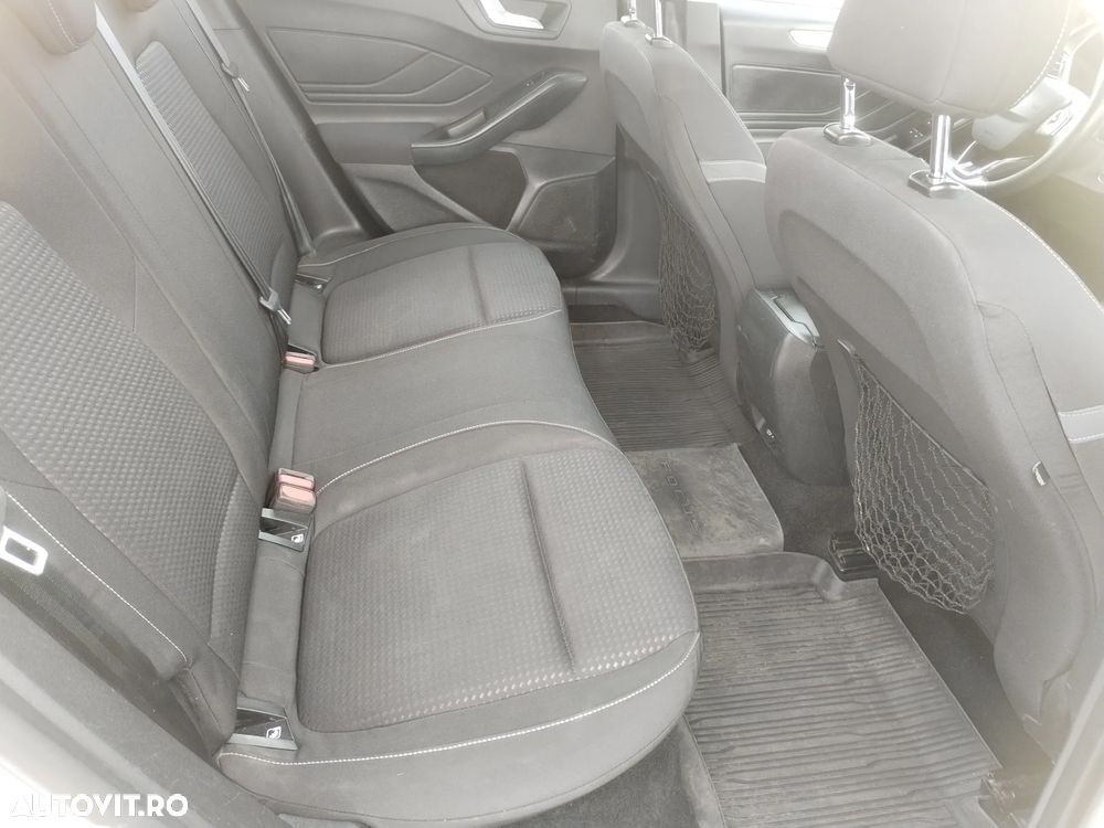 Ford Focus 1.5 TDCi Powershift Titanium - 5