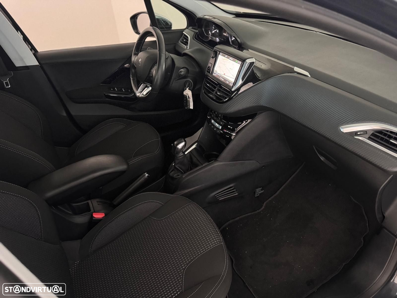 Peugeot 208 1.2 PureTech Allure - 12