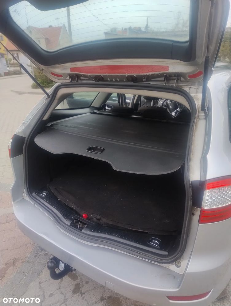 Ford Mondeo 2.0 TDCi Ghia - 14