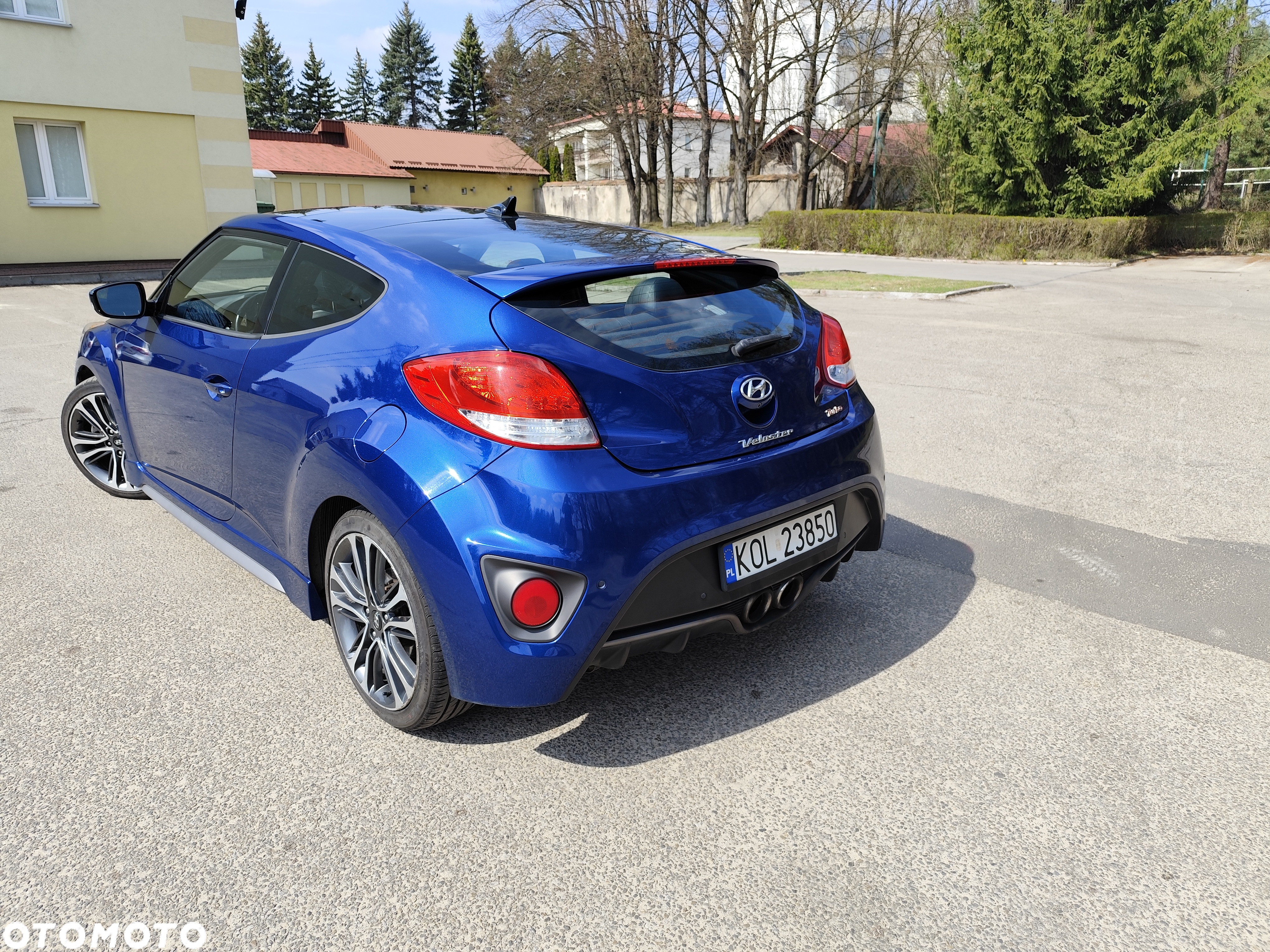 Hyundai Veloster - 2