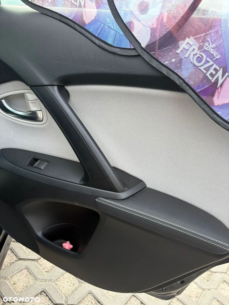 Toyota Avensis 2.0 Premium MS - 12