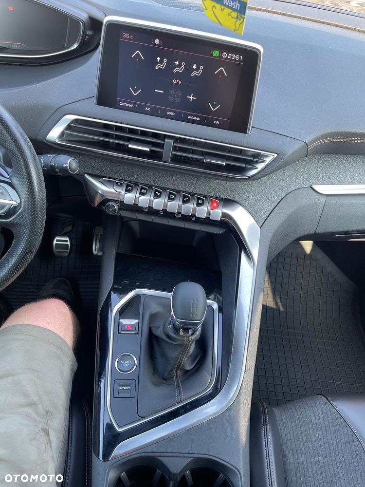 Peugeot 3008 1.2 PureTech Allure - 16