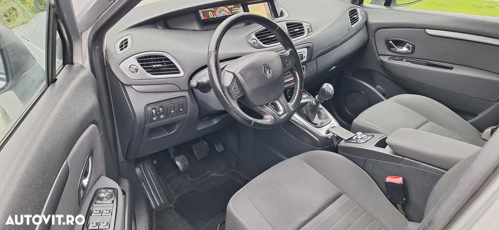 Renault Scenic - 22