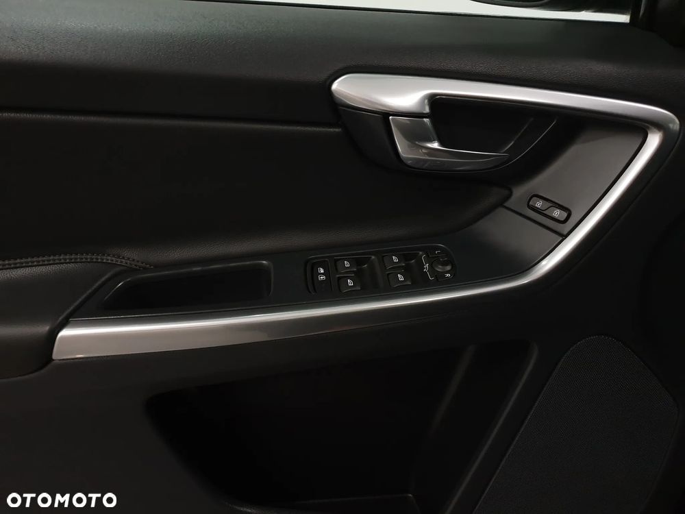 Volvo XC 60 D4 Drive-E Summum - 7
