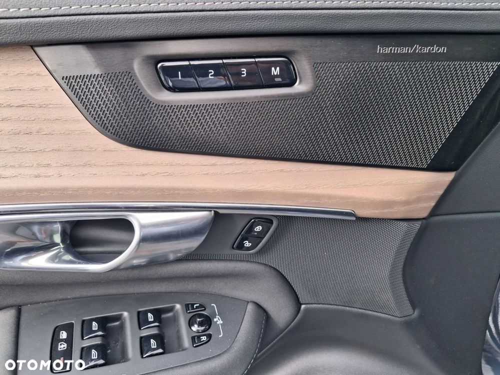 Volvo XC 90 - 24