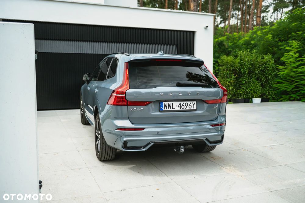Volvo XC 60 B4 D Plus Dark - 5