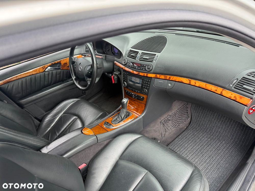 Mercedes-Benz Klasa E 500 7G-TRONIC Elegance - 18