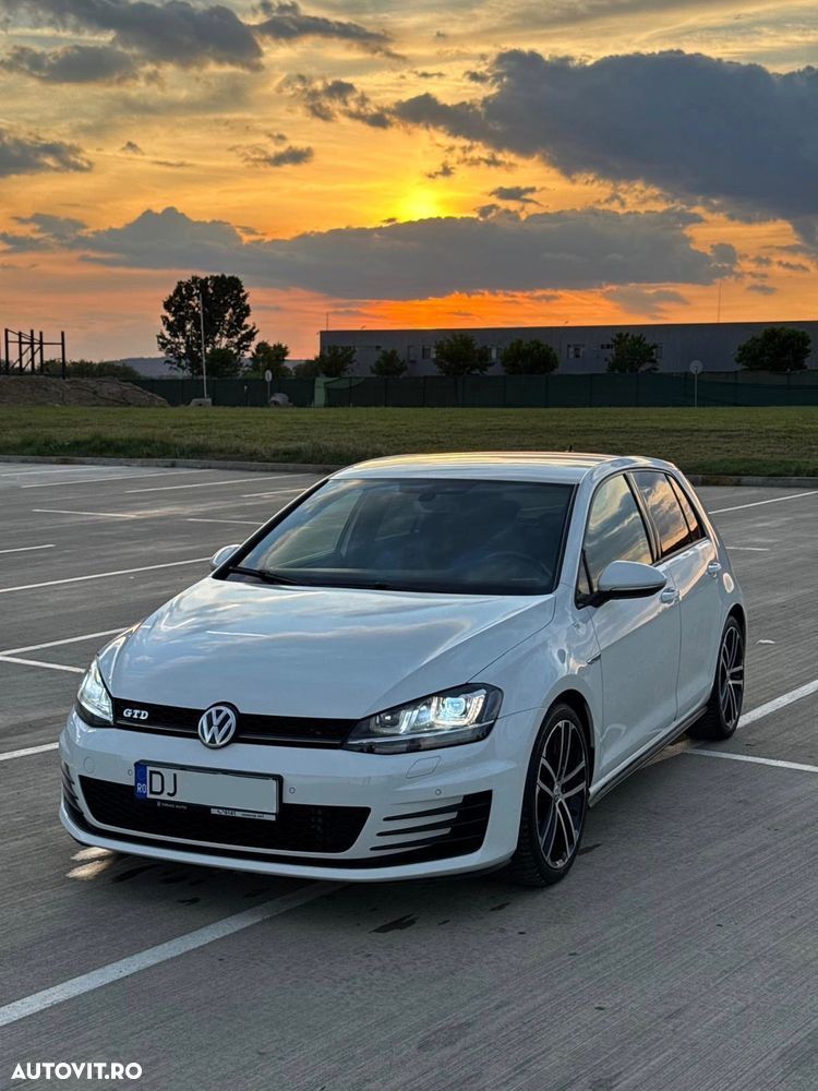 Volkswagen Golf - 3
