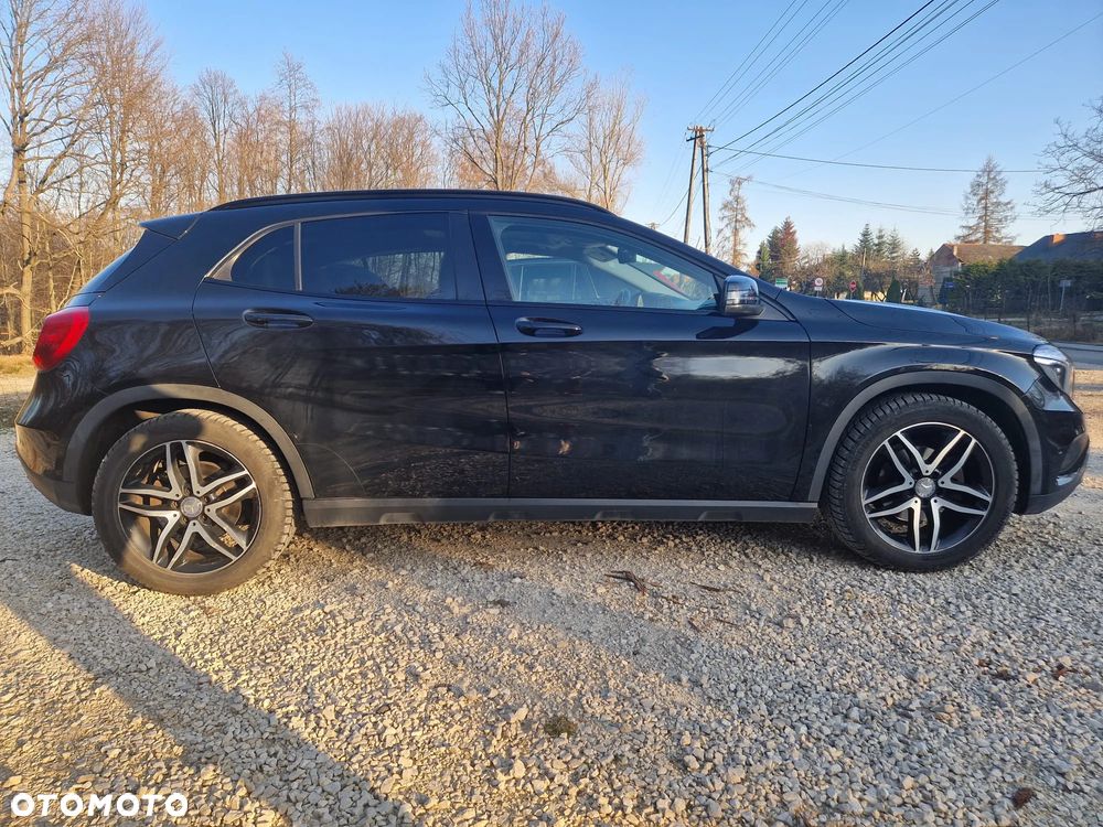 Mercedes-Benz GLA 180 7G-DCT Urban - 6