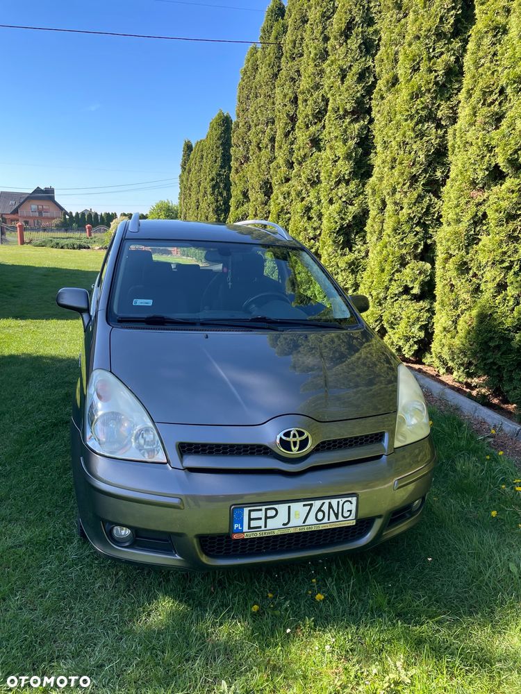 Toyota Corolla Verso - 8
