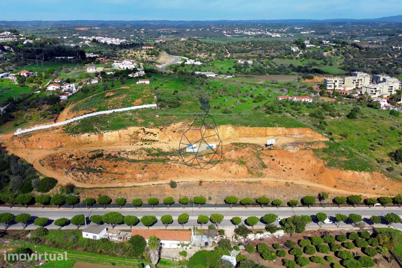 Terreno para construção de prédio multifamiliar em Lagos - Grande imagem: 4/17