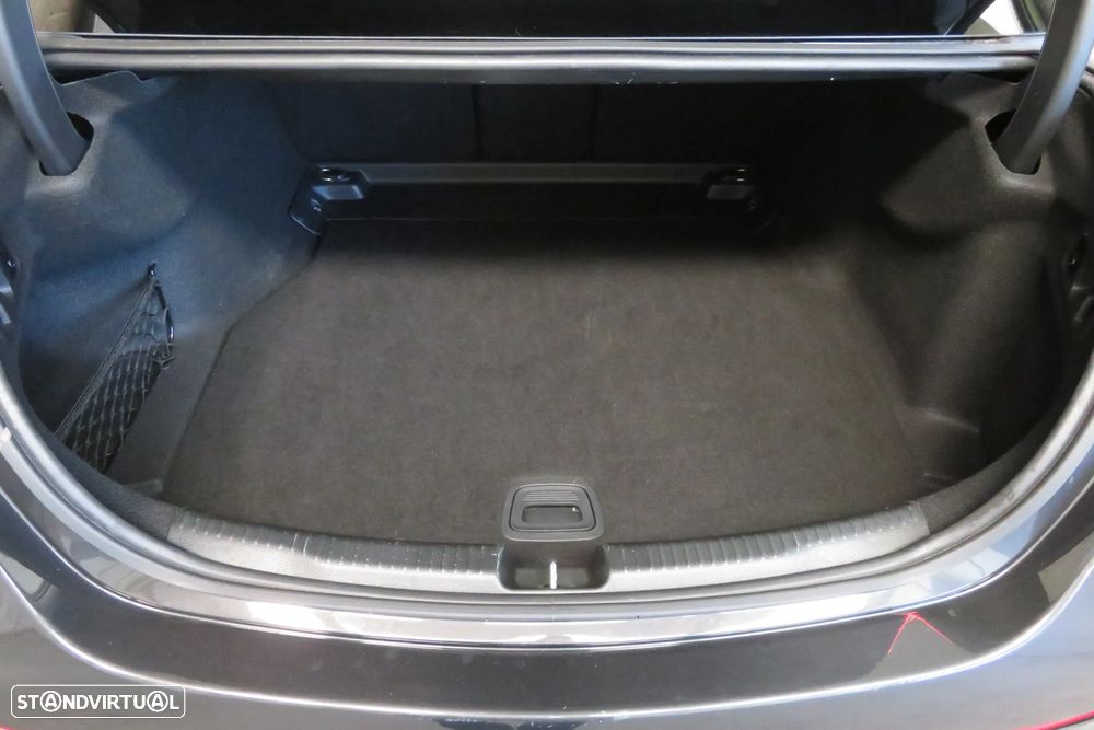 Mercedes-Benz C 300 d AMG Line - 18