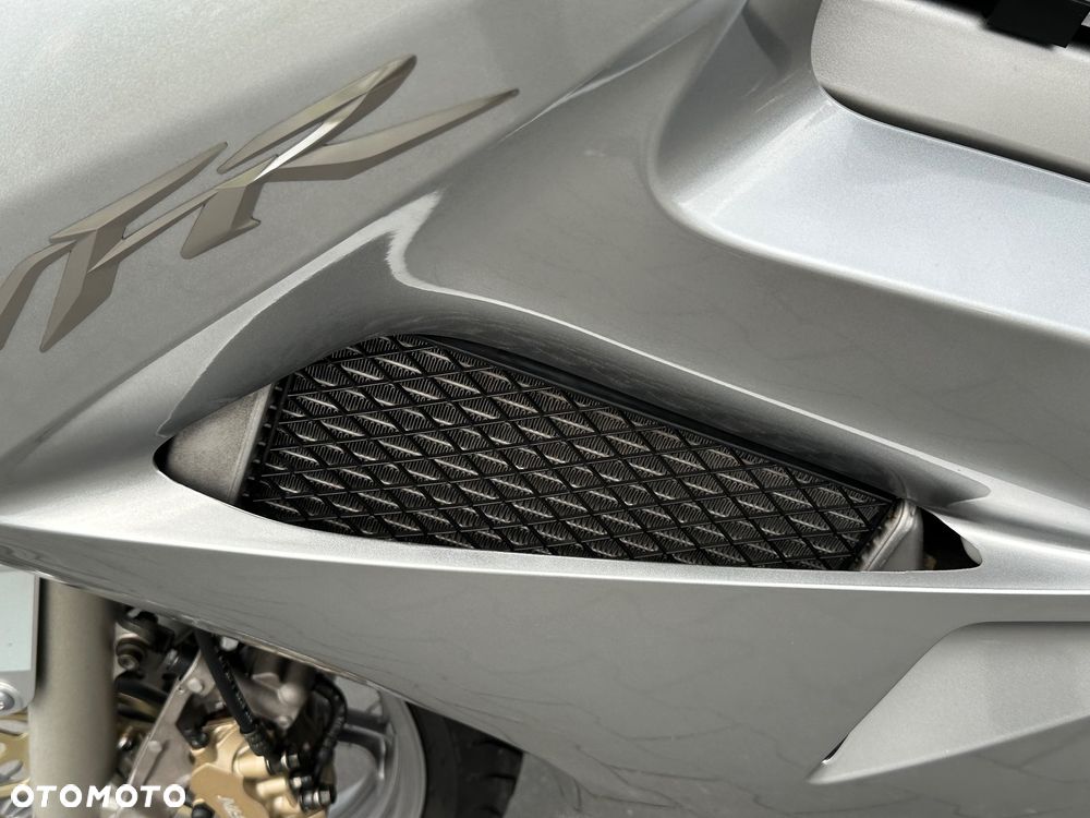 Honda VFR - 38