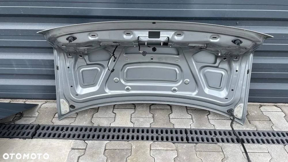 KLAPA BAGAŻNIKA AUDI A8 D3 KOLOR LY7G - 4