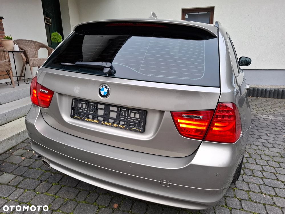 BMW Seria 3 318d DPF Edition Exclusive - 33