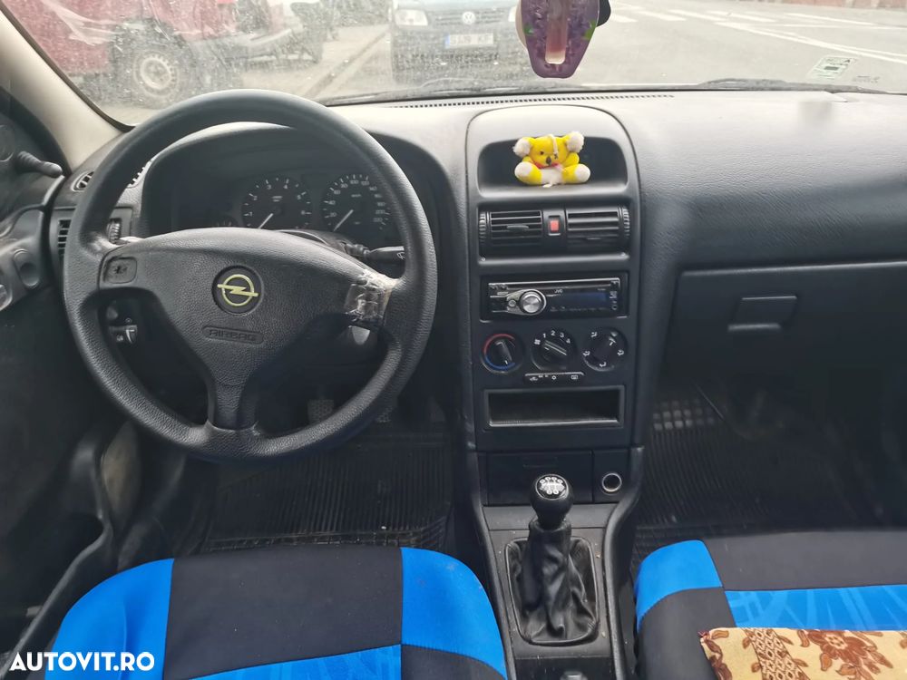 Dezmembrez Opel Astra G - 3