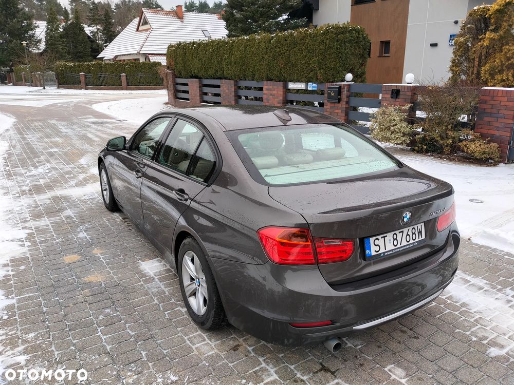 BMW Seria 3 320d Blue Performance Modern Line - 4