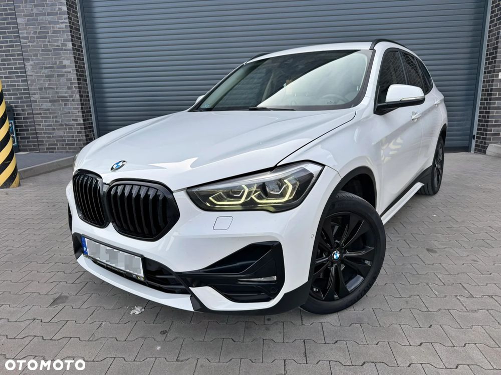 BMW X1 sDrive18i Sport Line - 11