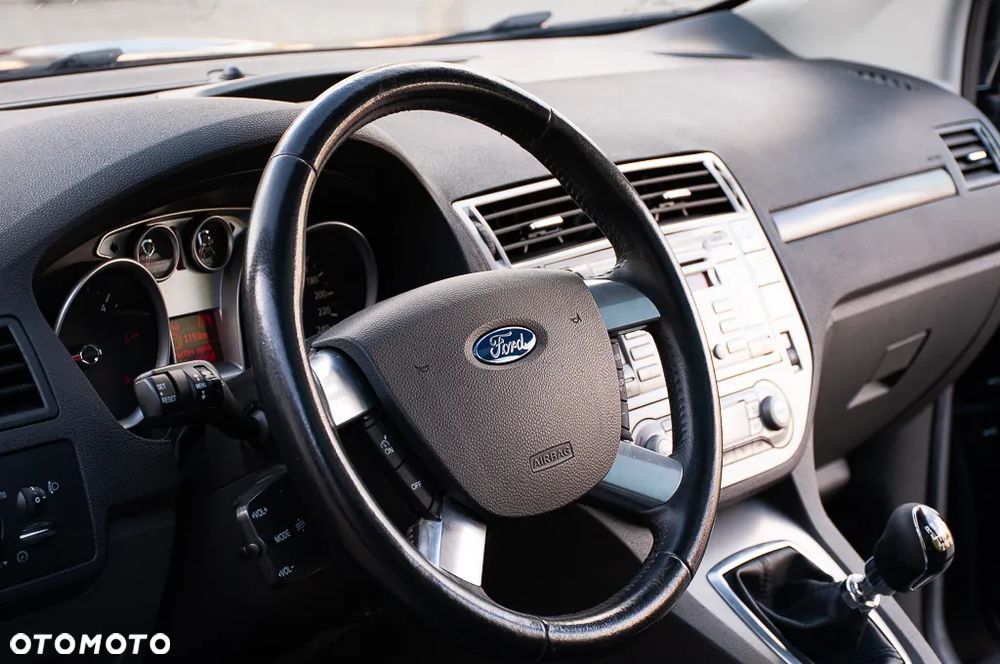 Ford Kuga 2.0 TDCi 4x4 Titanium - 24