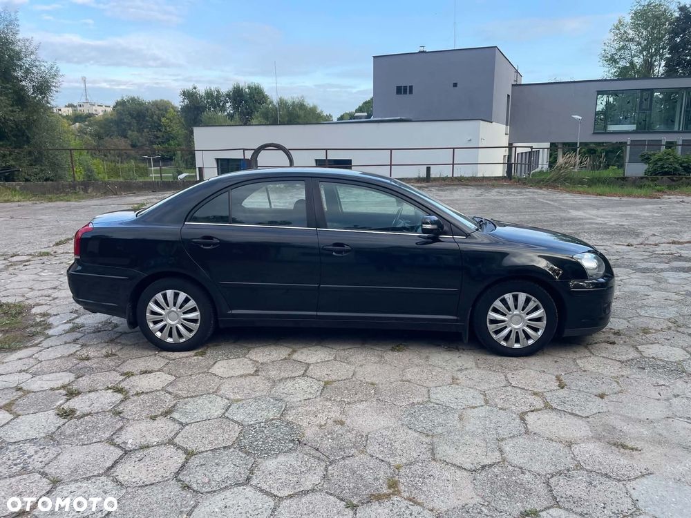 Toyota Avensis - 4
