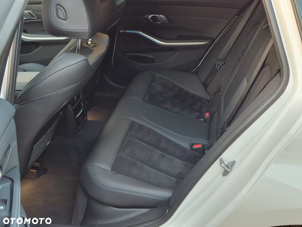BMW Seria 3 320d M Sport Shadow - 11