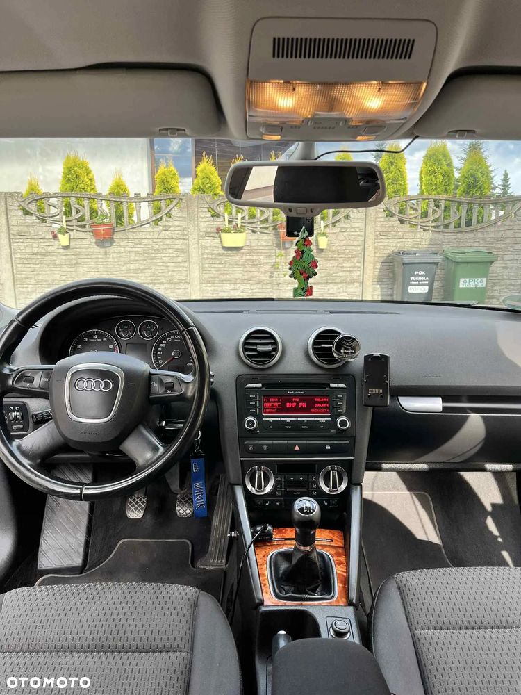 Audi A3 Sportback 1.8 TFSI Ambiente - 8