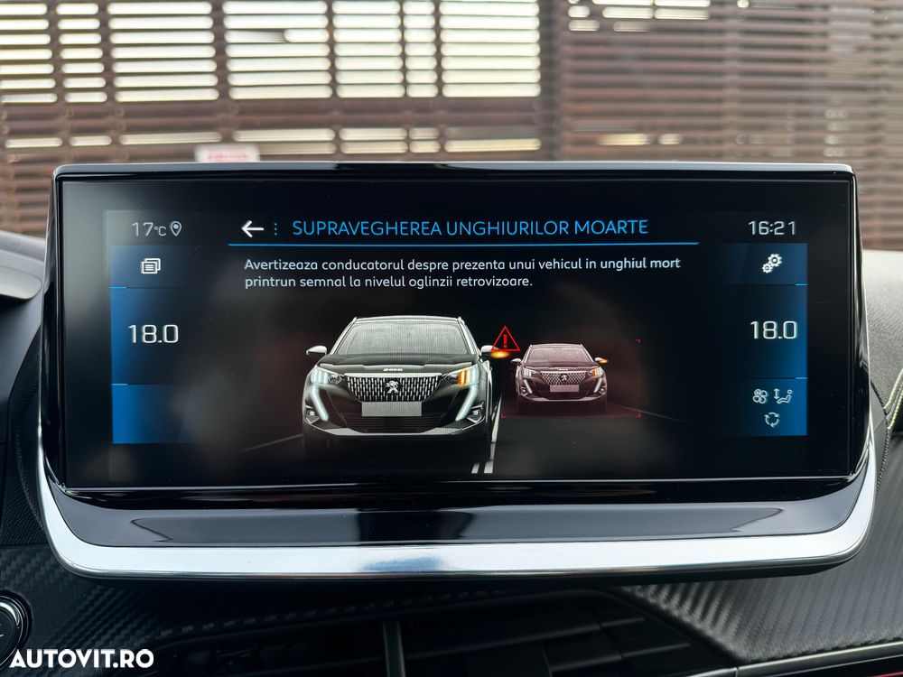 Peugeot 2008 PureTech 130 EAT8 GT - 33