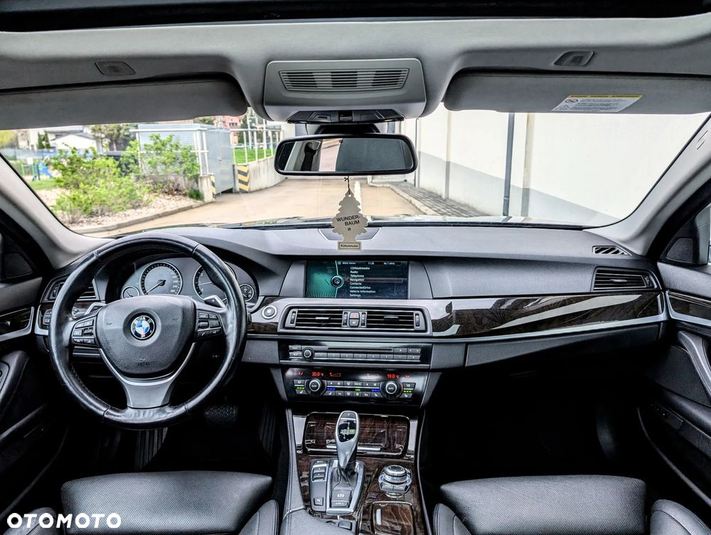 BMW Seria 5 550i - 5