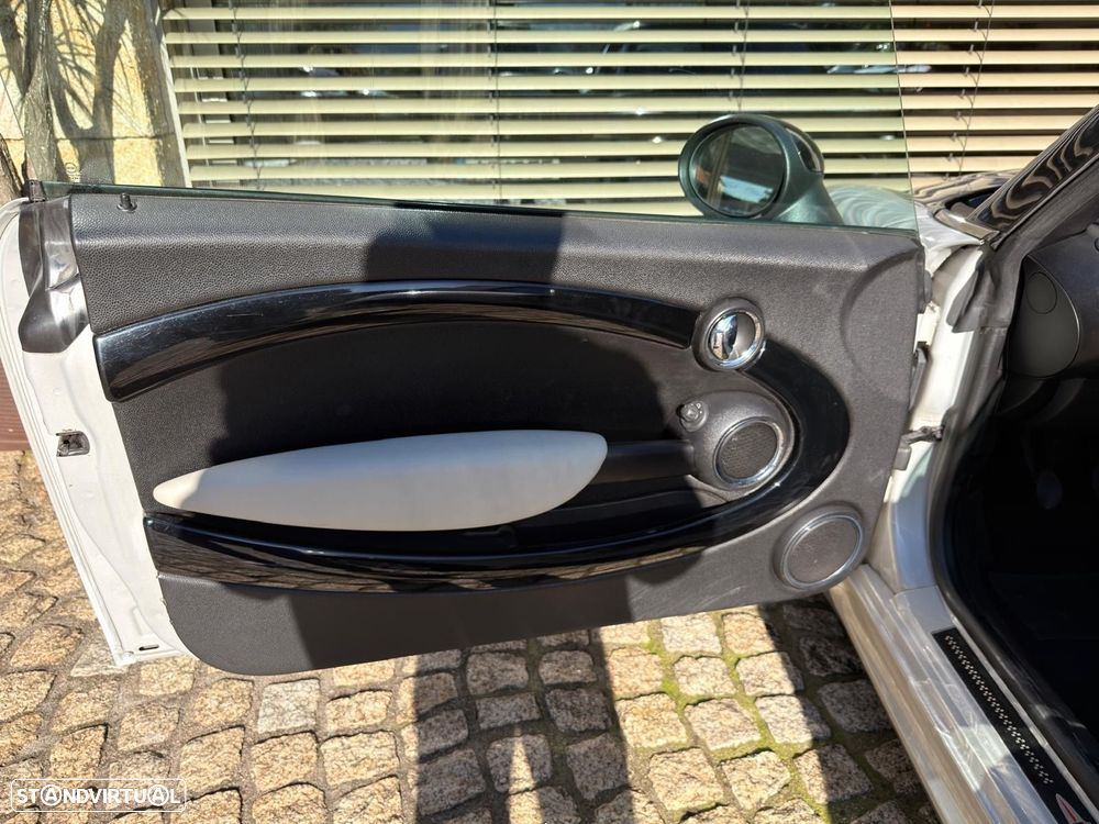 MINI Cabrio Cooper D - 7