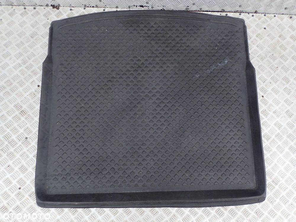 MATA BAGAŻNIKA VW TOURAN 5QA061160 - 1