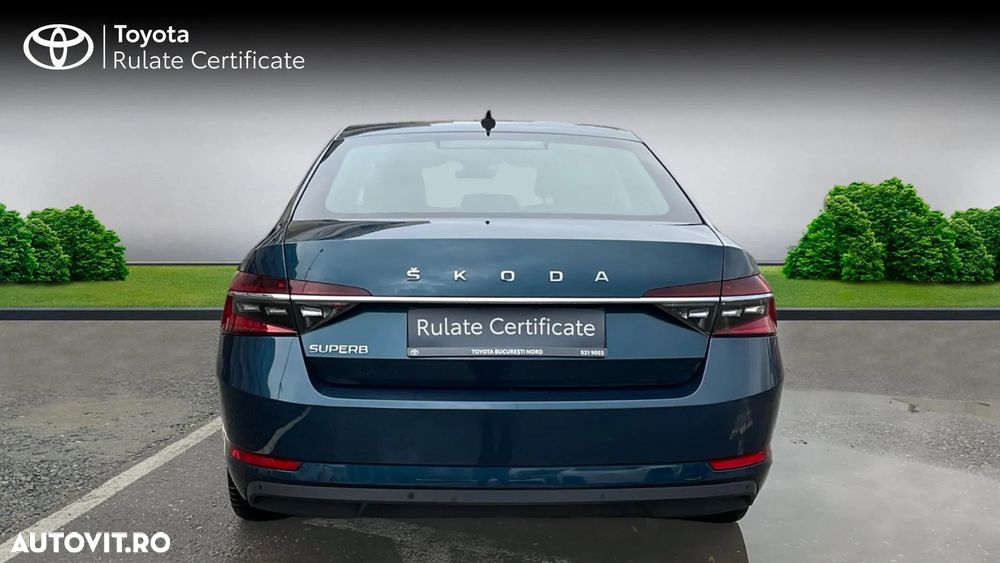 Skoda Superb 2.0 TDI DSG Ambition - 4