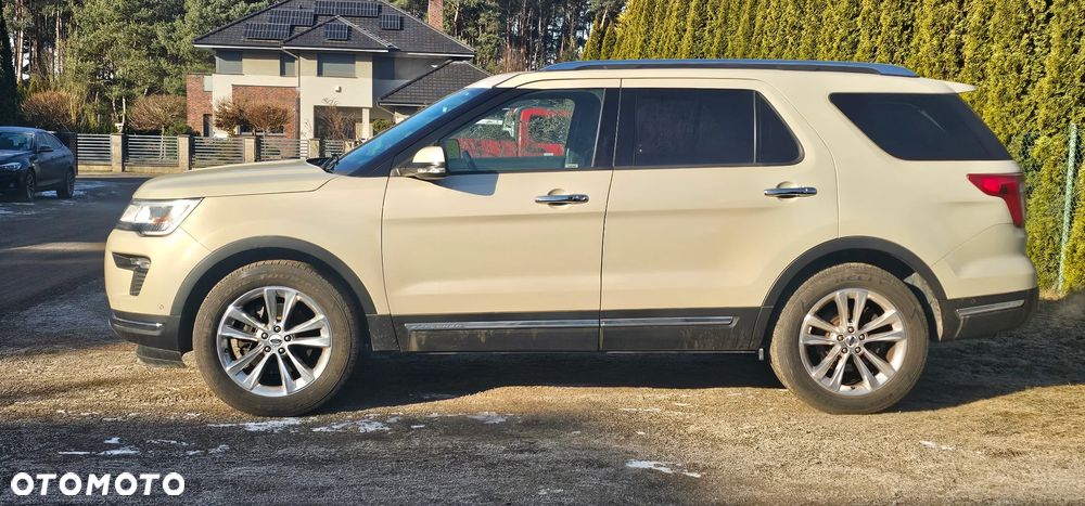 Ford Explorer - 3