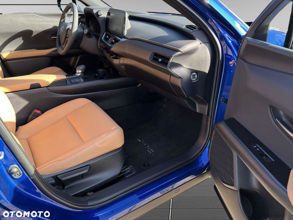 Lexus UX 300h F Sport Design - 22