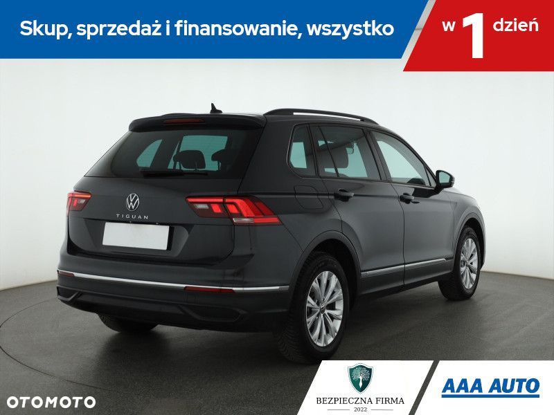Volkswagen Tiguan - 7