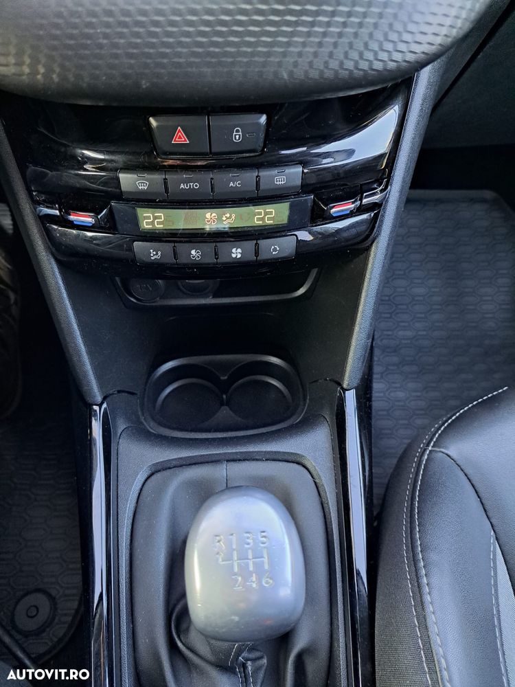 Peugeot 2008 PureTech 130 Allure Pack - 13