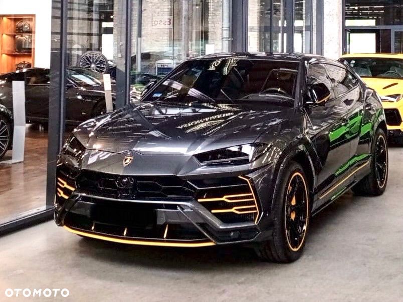 Lamborghini Urus - 1