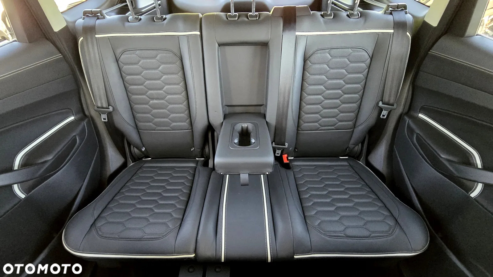 Ford Kuga 2.0 TDCi 4x4 Vignale - 35