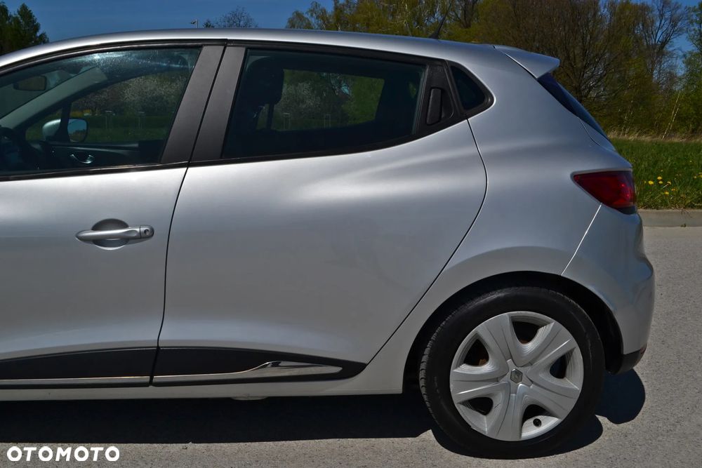 Renault Clio - 11