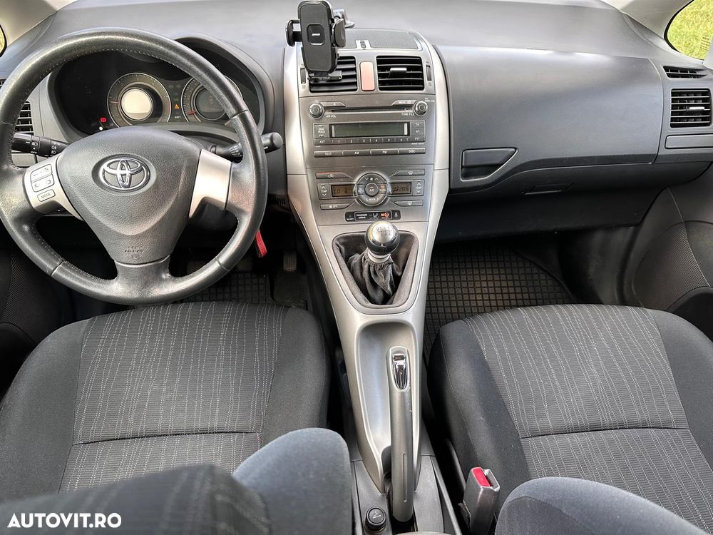 Toyota Auris 2.0 D-4D - 8