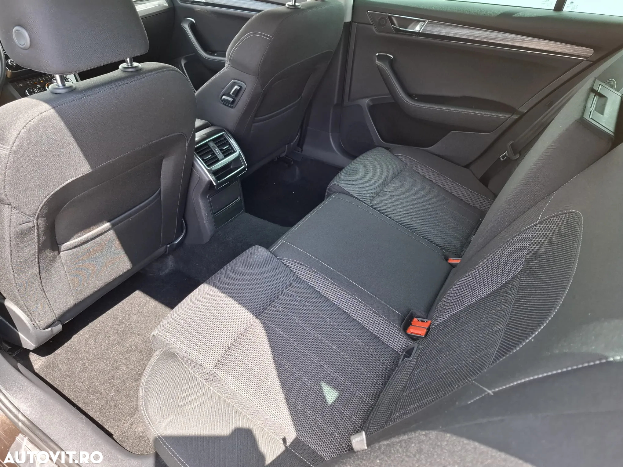 Skoda Superb 2.0 TSI DSG Style - 40