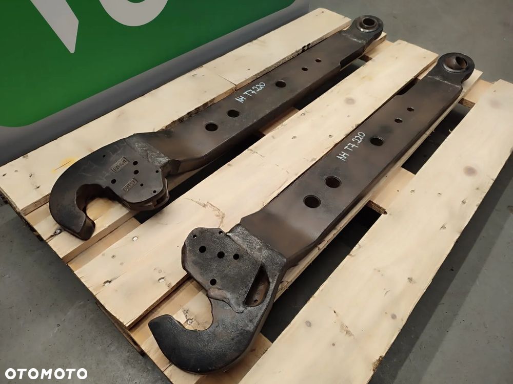 Ramię dolne tylnego podnośnika NEW HOLLAND T7.220 - 7