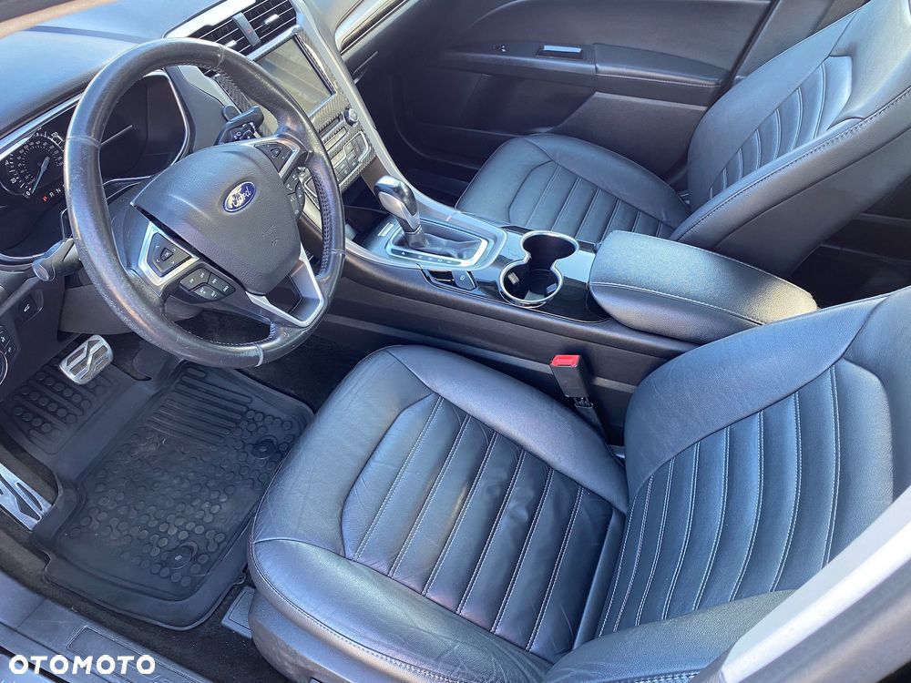 Ford Fusion 2.0 EcoBoost Titanium - 12