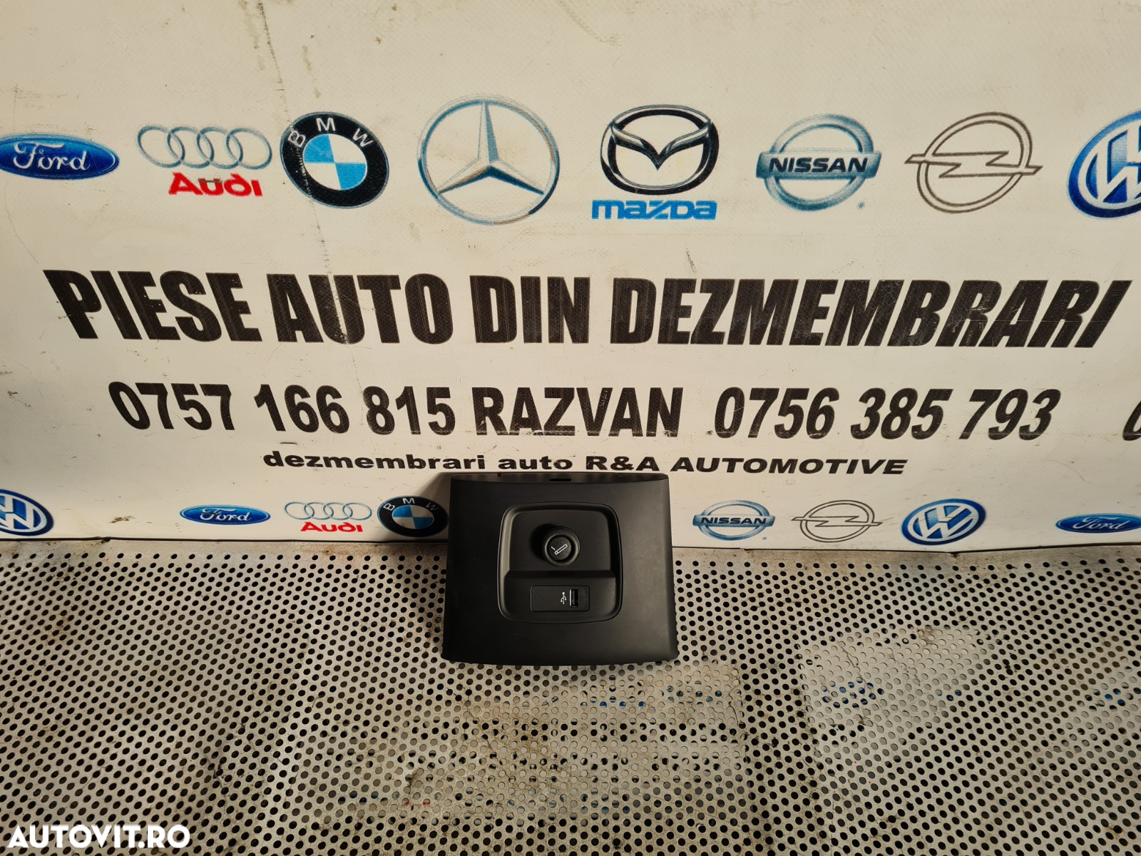 Modul Auxiliar Usb Bricheta Mini Countryman F60 An 2017-2018-2019-2020-2021 Dezmembrez Mini F60 Countryman 4x4 An 2017-2018-2019-2020-2021 2.0 D B47 Automat - Dezmembrari Arad - 3