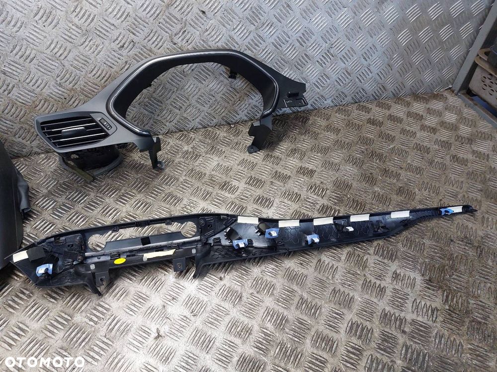 RAMKA LICZNIKA KRATKI NAWIEWU LISTWA OZDOBNA KONSOLI FORD FOCUS MK4 EU - 9